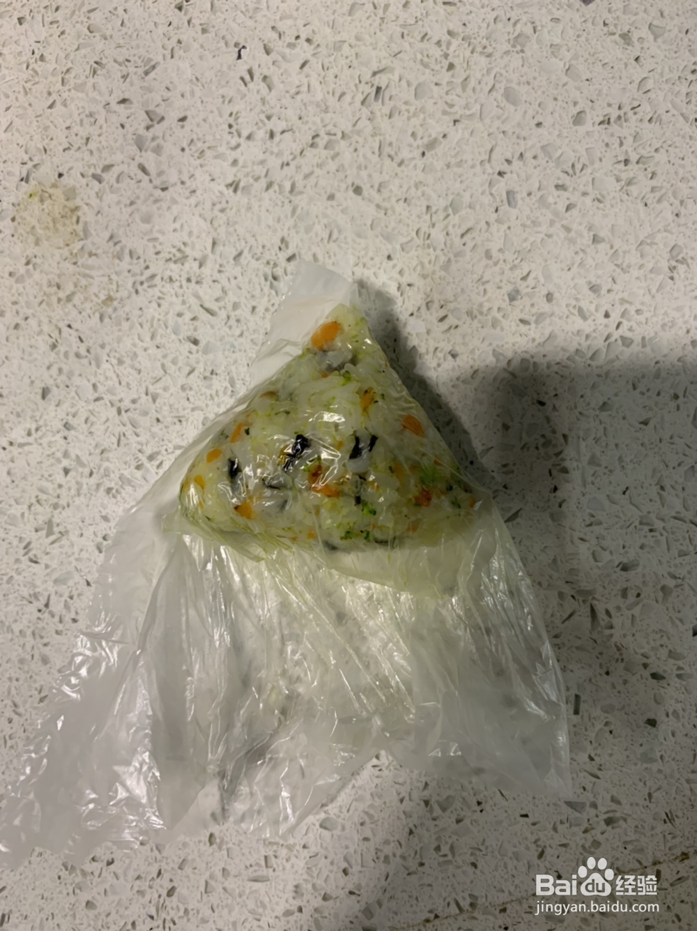 独特的三角饭团