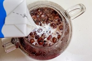 美味营养的牛奶杂粮粥的做法