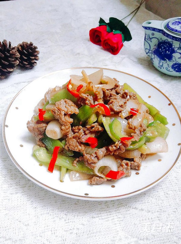 时蔬炒牛肉的做法