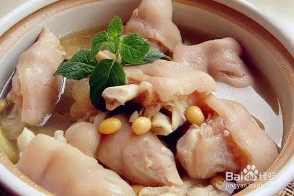 美 容 猪 蹄 汤 炖猪蹄时用上这一招，