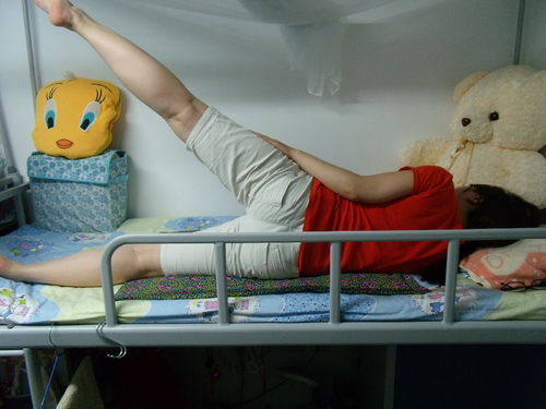 怎样在宿舍轻松瘦腿