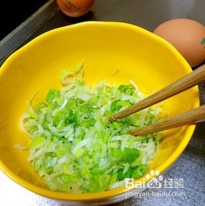 香油炒鸡蛋的做法