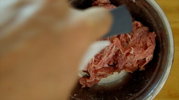 先炒莴笋还是炒肉