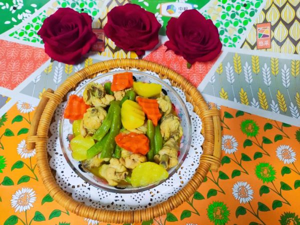 咖喱土豆鸡块盖浇饭