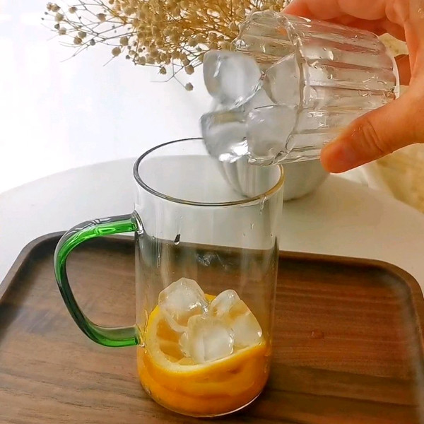 苹果醋柠檬气泡水