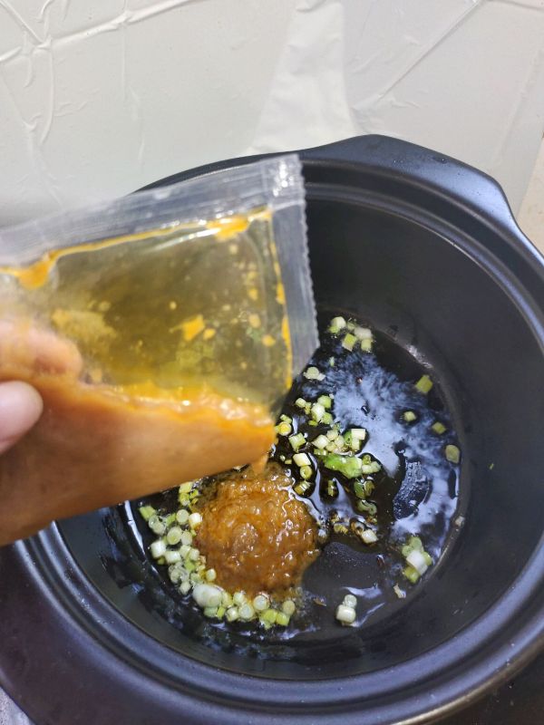 砂锅酸汤土豆粉