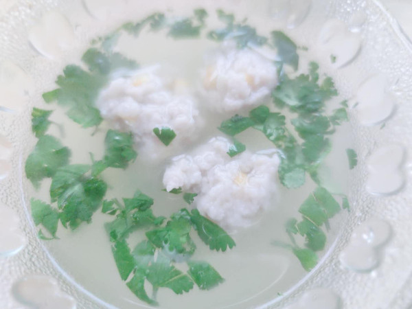 鲜肉虾饺丸子汤