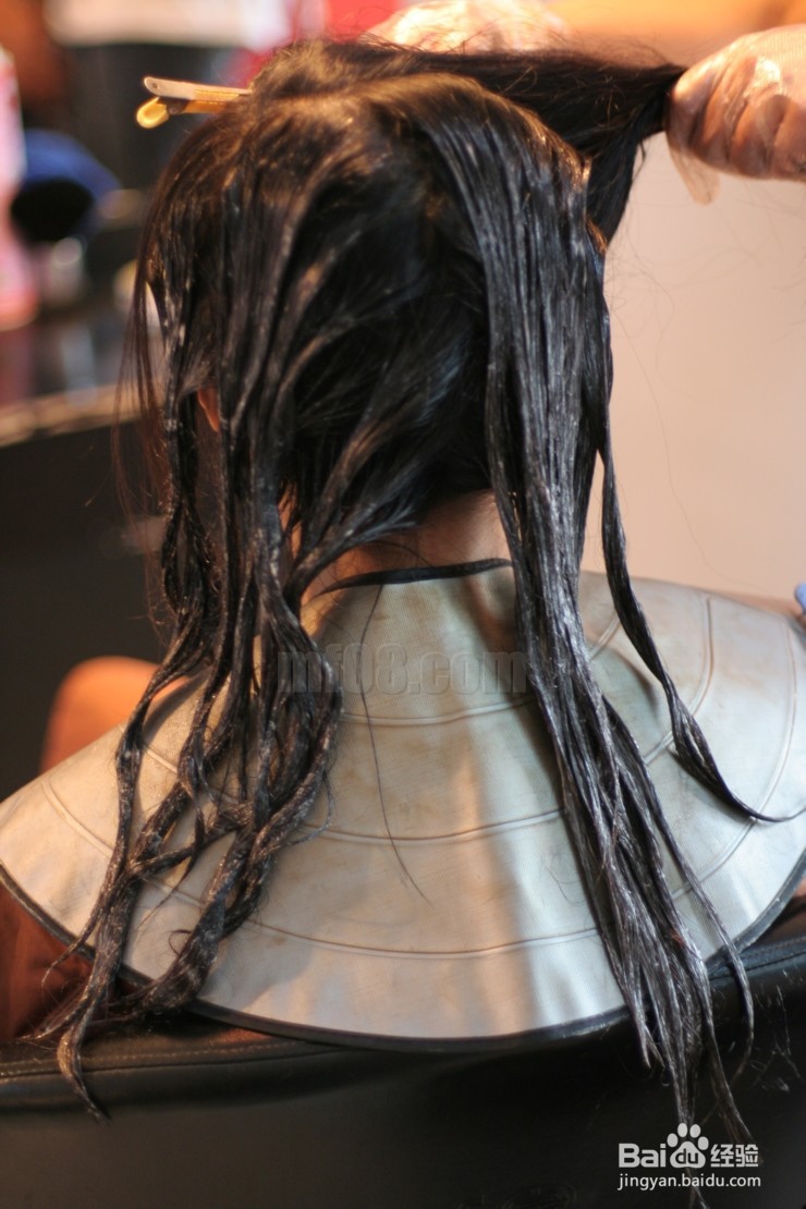 轻松在家里染发