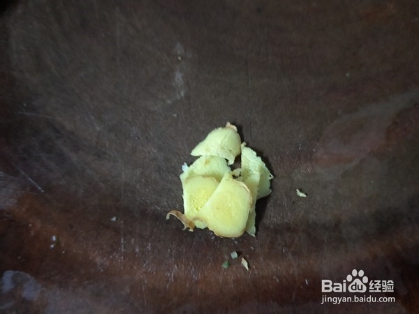 如何制作美味健康的红烧鲤鱼