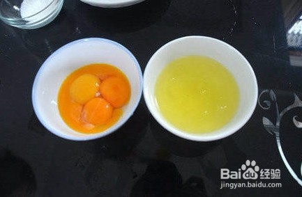 不用烤箱也能做蛋糕，口感更顺滑哦！