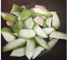 虾仁炒丝瓜的做法