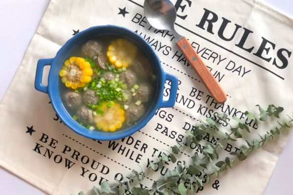 鸡汁玉米丸子汤