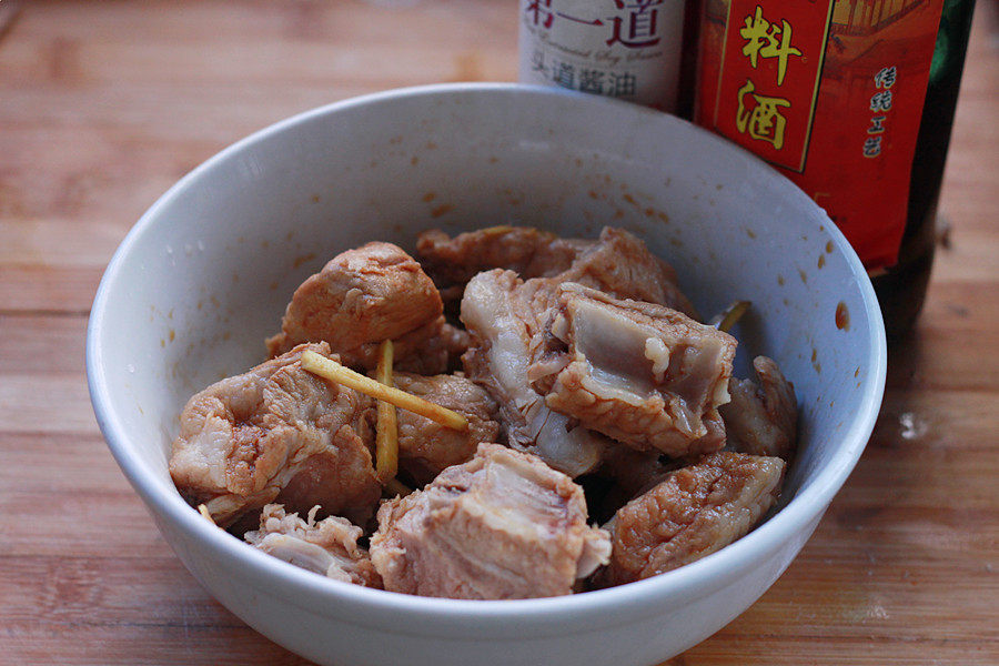 想吃排骨香菇焖饭？看完就能轻松学会