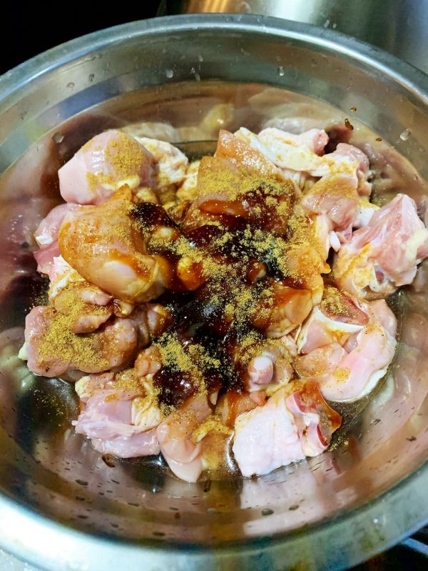 鸡肉炖土豆胡萝卜