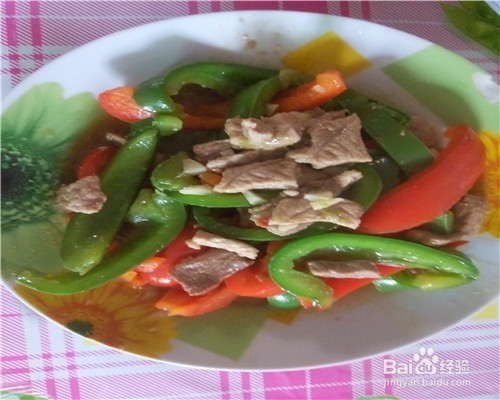 <b>青红椒炒瘦肉--美味家常菜</b>