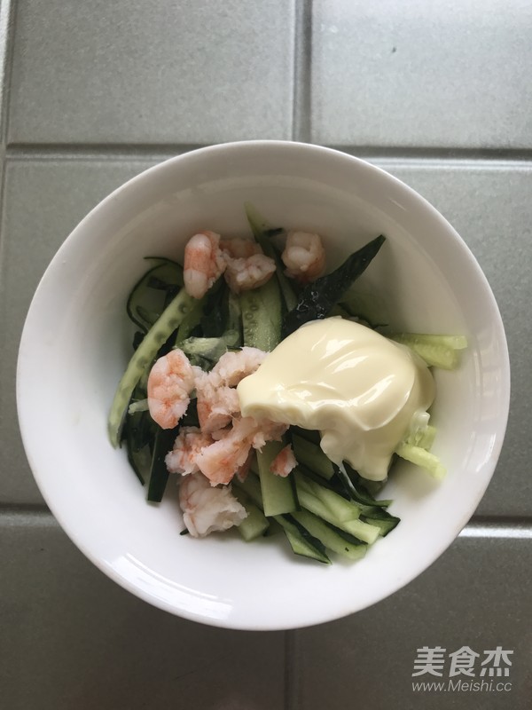 鲜虾黄瓜三明治