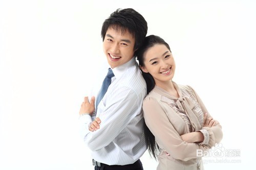 如何幽默聊天,成为受女孩欢迎的人