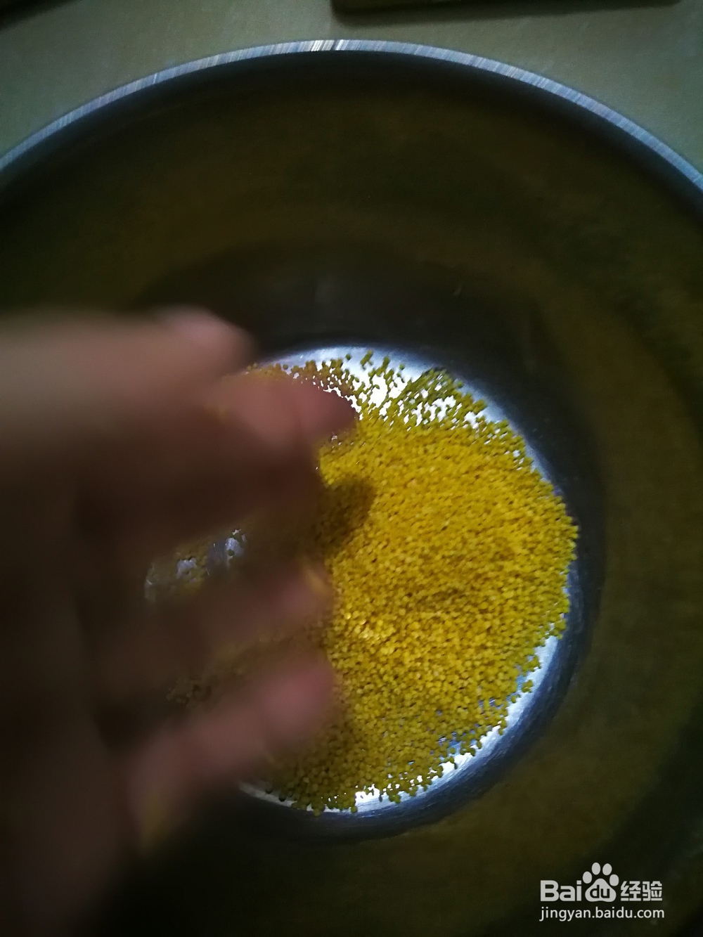 简单好做的红豆薏米粥