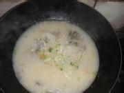 健康美食之萝卜丝鲫鱼汤的家常做法