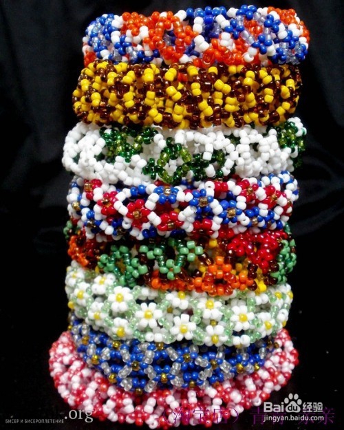 米珠串的小花手镯