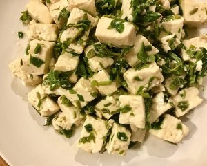 佳品香椿芽拌豆腐的做法
