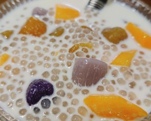 芋圆芒果椰奶西米露