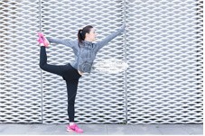 跑步一会儿就容易抽筋，跑步前该如何热身？