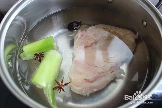 如何制作缤纷鸡丝凉皮