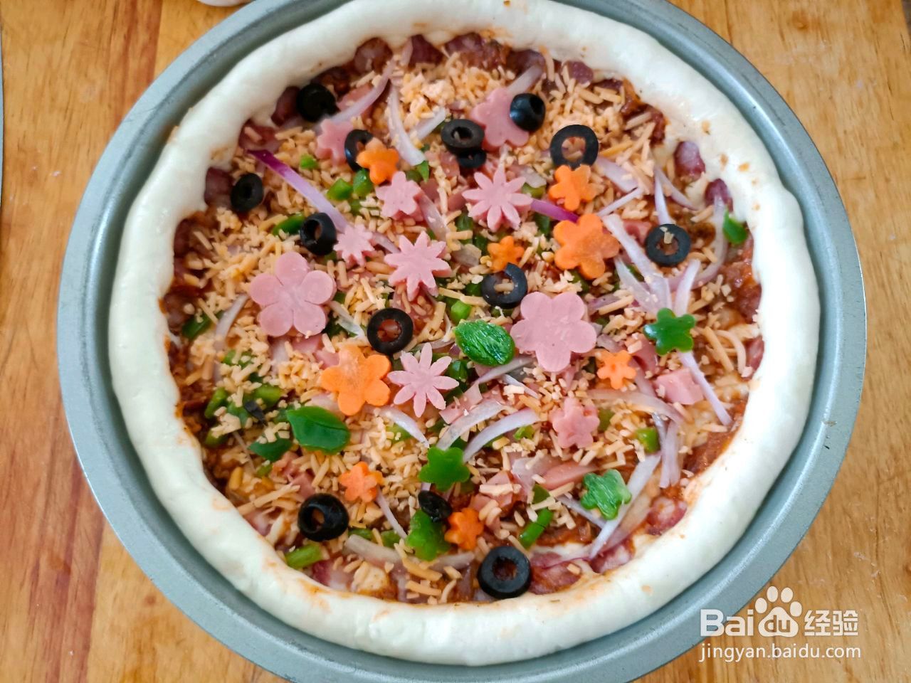 香肠卷边披萨的做法