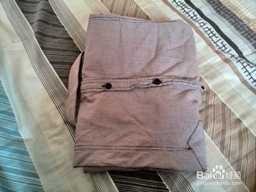 如何简单折叠衬衫