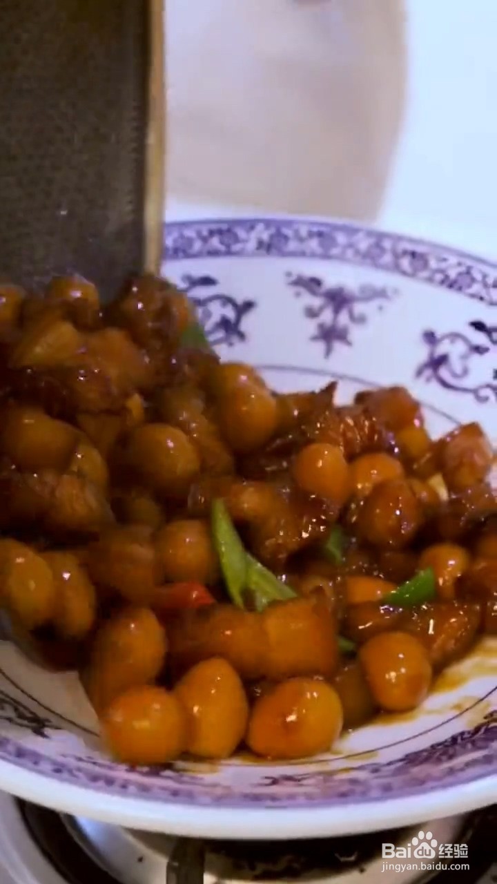如何制作鹌鹑蛋烧肉