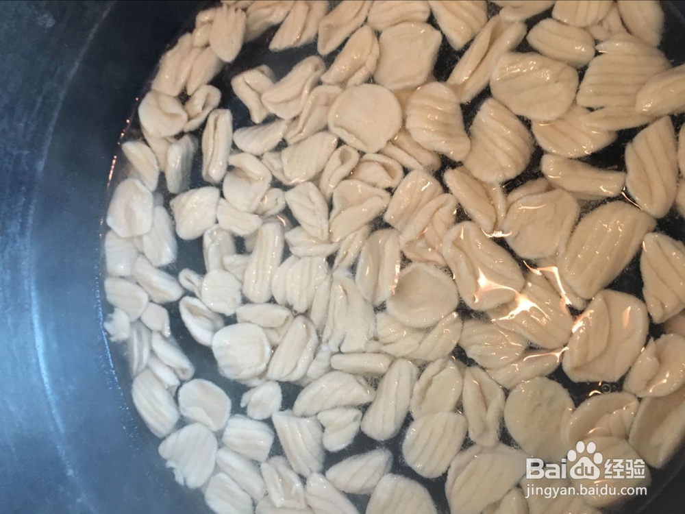 温暖美味的草帽麻食