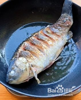 如何做鲜嫩多汁的红烧鱼？