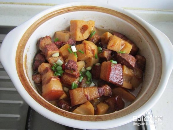 莲藕红烧肉的做法