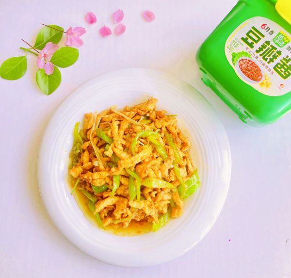 酱香鸡肉丝青椒