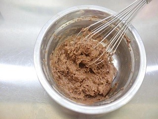 巧克力脆皮奶油盒子蛋糕怎么做？