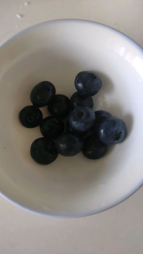 冰镇草莓蓝莓山药