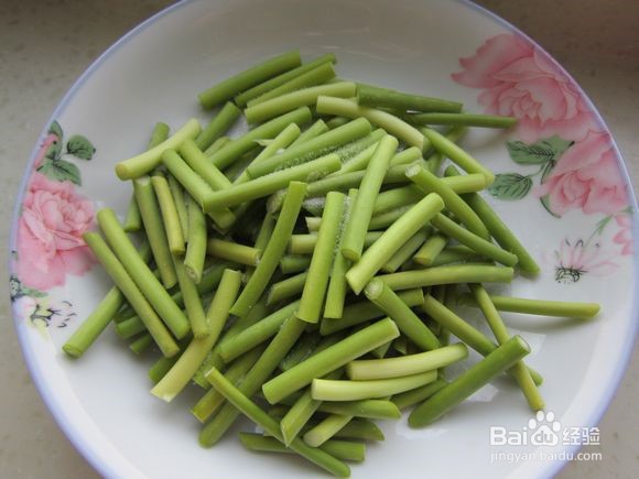 如何烹饪健康美味的香干蒜蒿炒肉丝