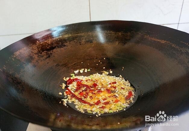 简单易学的芝麻香炒排骨的家常做法