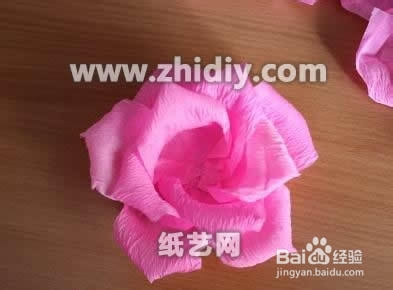 怎样用皱纹纸折花
