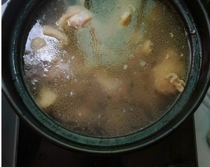 补气血的田七鸡汤