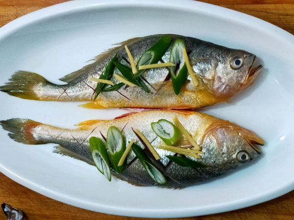 五花肉烧黄花鱼