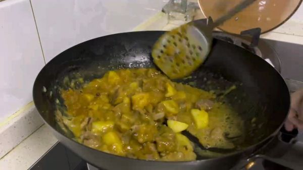 咖喱土豆炖牛肉