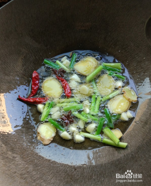 如何做出正宗的香菇炖鸡肉