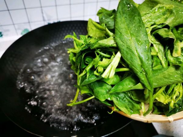 花生酱烤菠菜鸡蛋