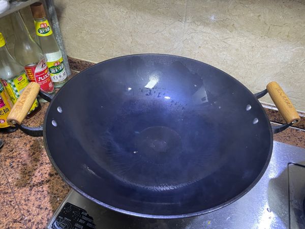 沙姜鸡翅啫啫煲