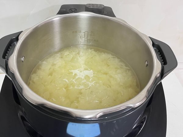 雪梨冰糖银耳汤