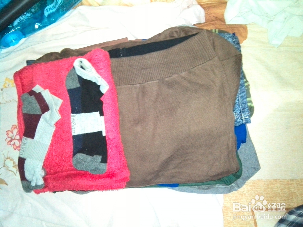 如何使用真空压缩袋收纳衣服棉被等