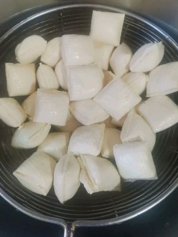 椒盐爆浆云南石屏豆腐