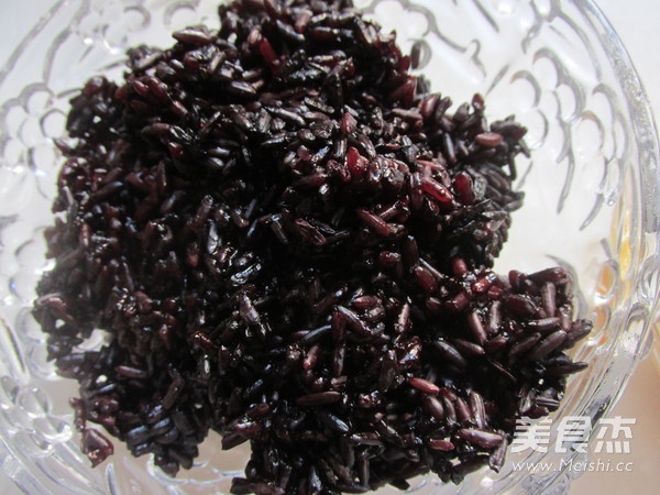 黑米黄桃派的做法